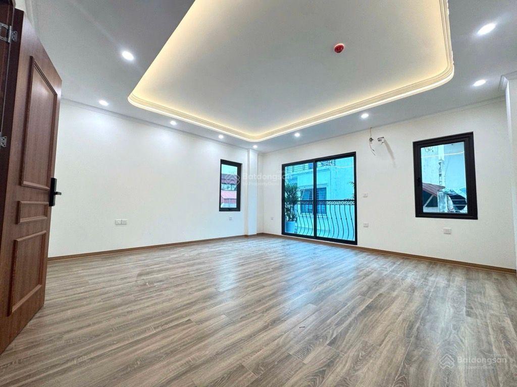 Phố nguyễn thị định 49m2 x 6t thang máy  ô tô  giá 18 tỷ