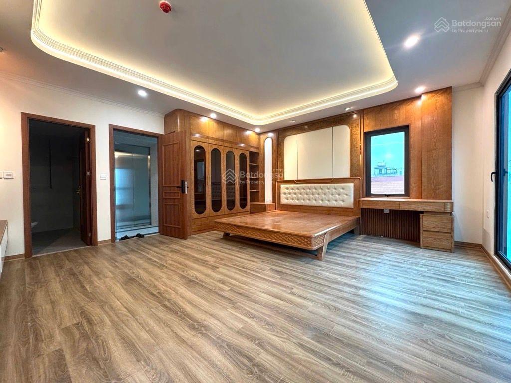 Phố nguyễn thị định 49m2 x 6t thang máy  ô tô  giá 18 tỷ
