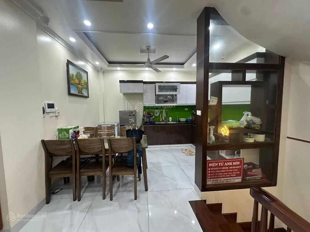 Phố nguyễn khang  50m2 x 5t  ngõ 3m thông  giá 12.9 tỷ.
