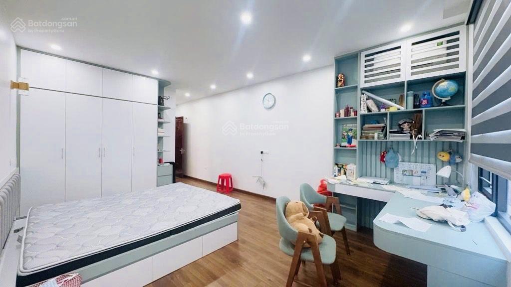 Rất hiến  đường láng 44m2 x 6t  ô tô lô góc  thang máy  giá 14.8 tỷ.