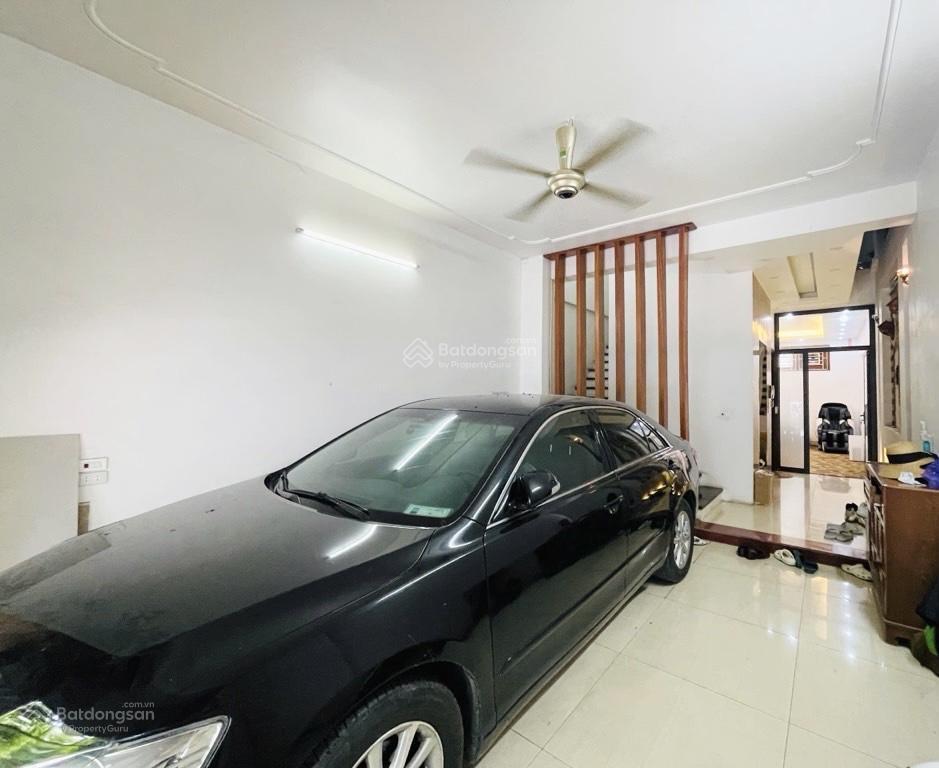 Bán nhà  phố nguyễn khánh toàn 52m x 5t thang máy  gara ô tô  giá 22.6 tỷ.