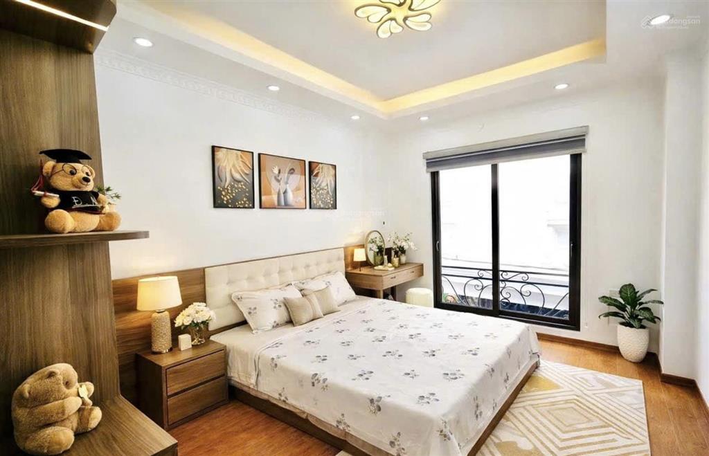 Bán nhà  xuân đỉnh 35m x 5t thang máy  ô tô gần  lô góc  giá 9.85 tỷ.