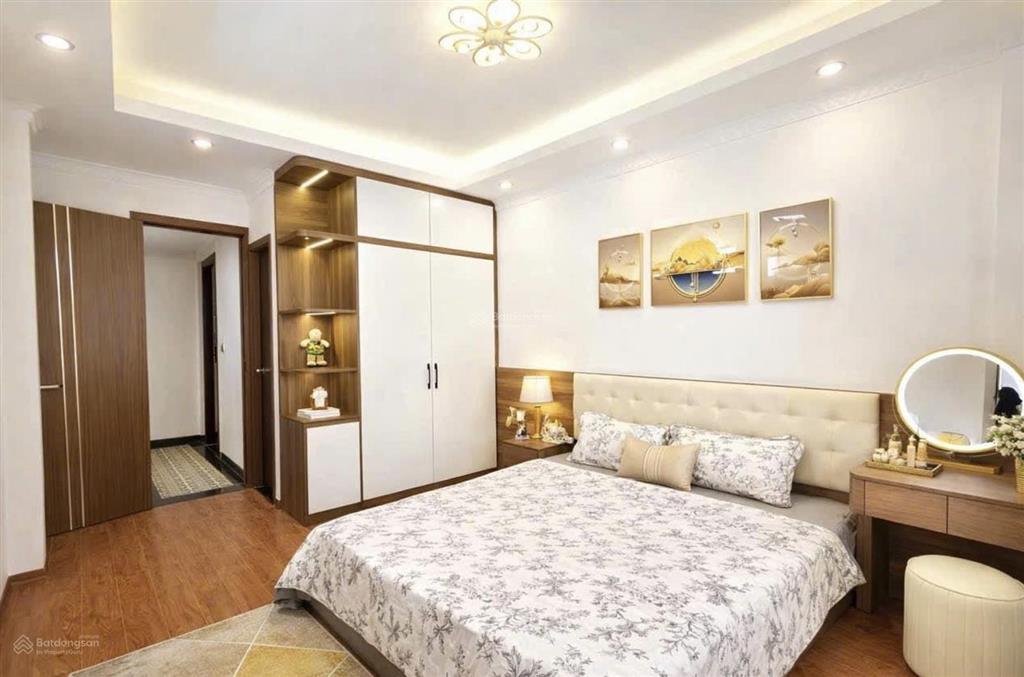Bán nhà  xuân đỉnh 35m x 5t thang máy  ô tô gần  lô góc  giá 9.85 tỷ.