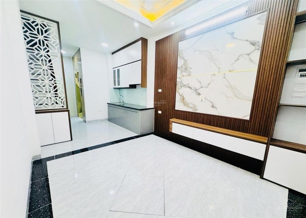 Bán nhà  xuân đỉnh 35m x 5t thang máy  ô tô gần  lô góc  giá 9.85 tỷ.