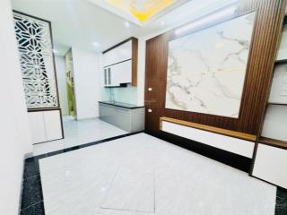 Bán nhà  xuân đỉnh 35m x 5t thang máy  ô tô gần  lô góc  giá 9.85 tỷ.