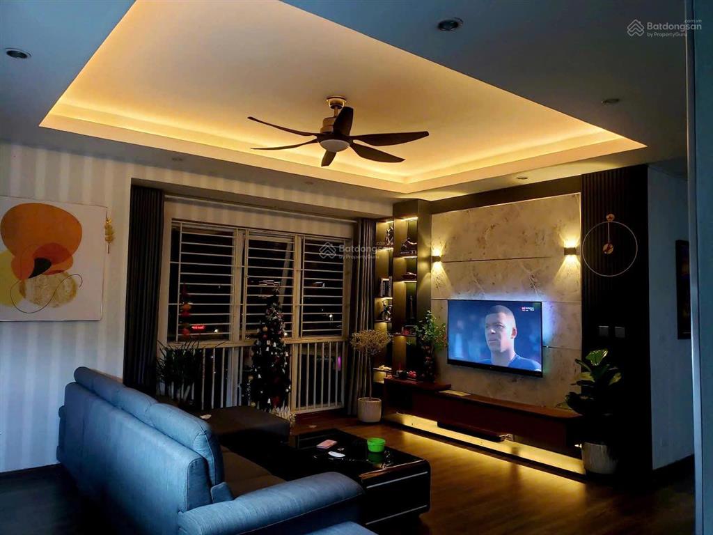 Bán căn hộ 3pn tòa oct3a khu đô thị resco, sẵn nội thất như mới tầng đẹp view công viên hòa bình