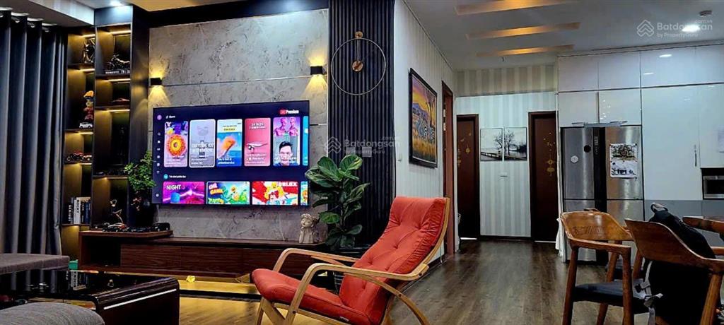 Bán căn hộ 3pn tòa oct3a khu đô thị resco, sẵn nội thất như mới tầng đẹp view công viên hòa bình
