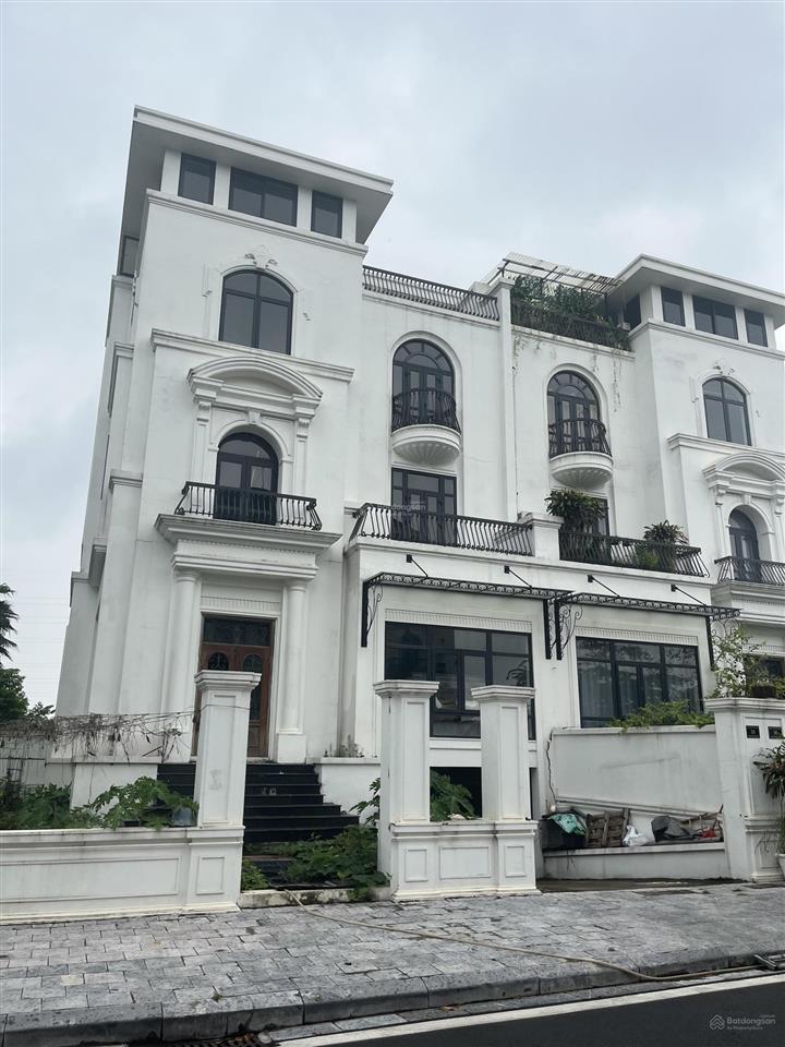 Bán căn biệt thự góc 3 mặt thoáng 305m2 louis city hoàng mai đã hoà thiện cơ bản  0822 238 ***