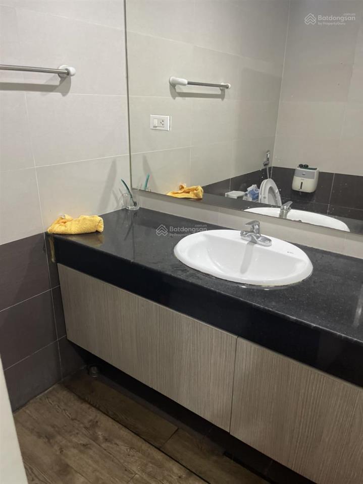 Bán căn hộ 3pn tòa oct3a khu đô thị resco, sẵn nội thất như mới tầng đẹp view công viên hòa bình