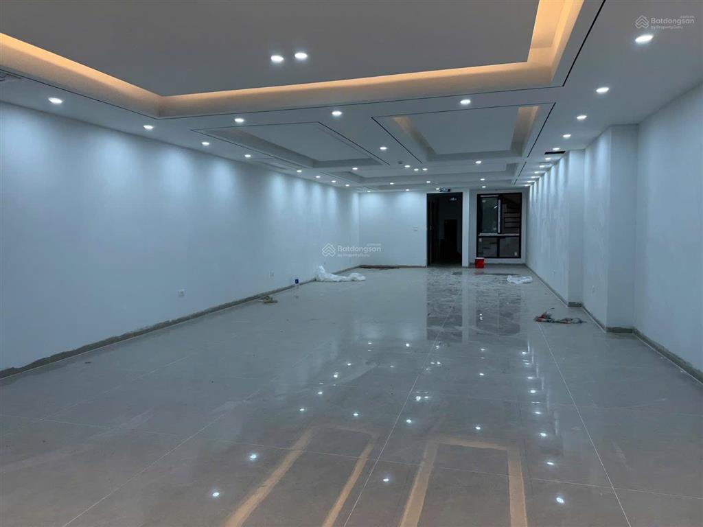 Cho thuê nhà mặt phố 83/85 đội cấn, phường ba đình, hn
* dt 140m2 xây 140m2x4 tầng mặt tiền 6,5m
