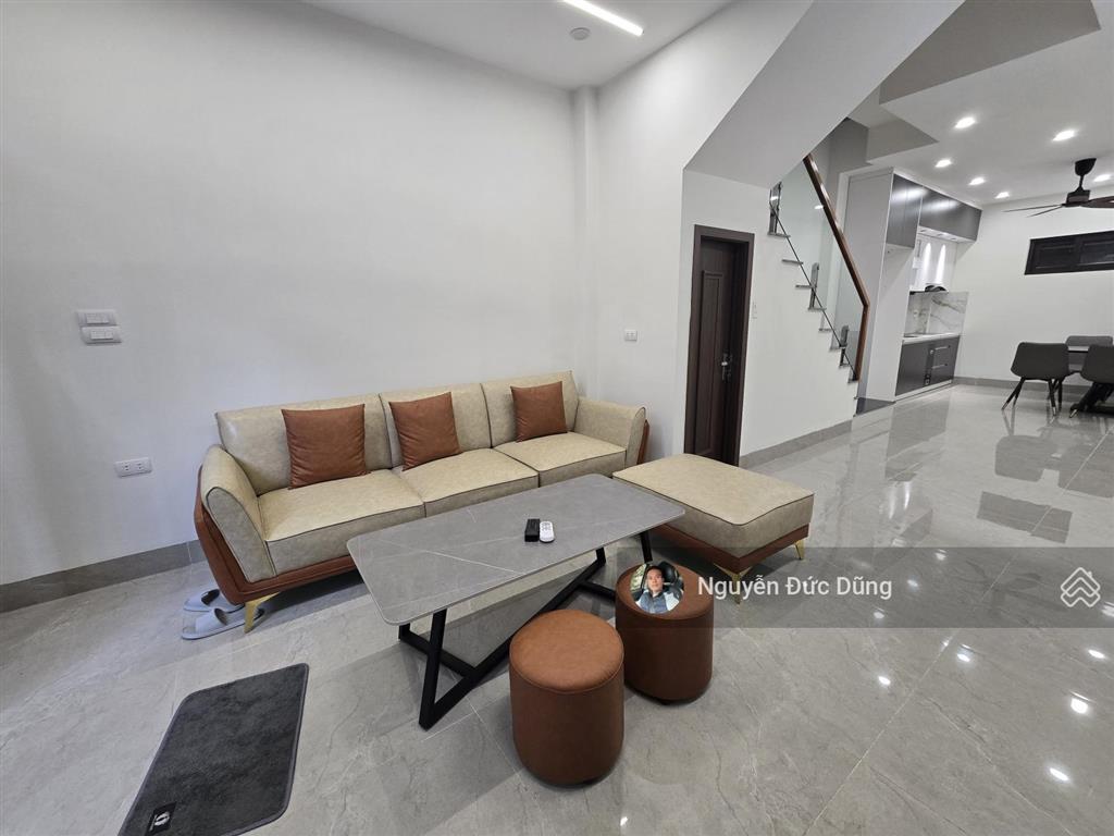 Chỉ 8 tỷ 56m2 nhà ngõ 42 sài đồng 4 tầng mới tinh  sát hồ, ngõ víp