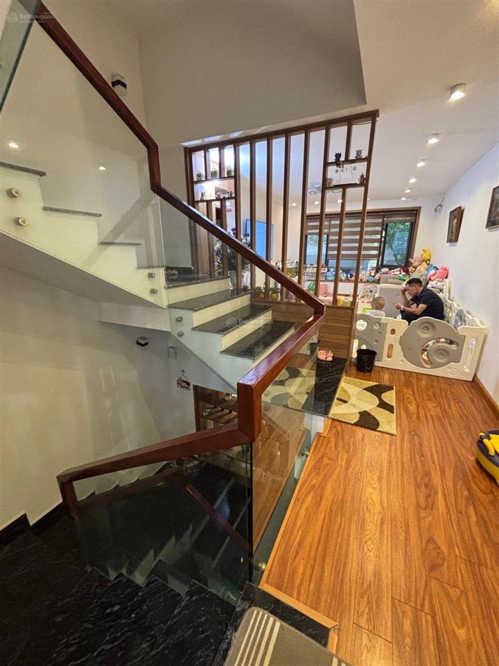 Bán nhà ngọc thụy 72m2 13 tỷ, ô tô vào, nhà dân xây