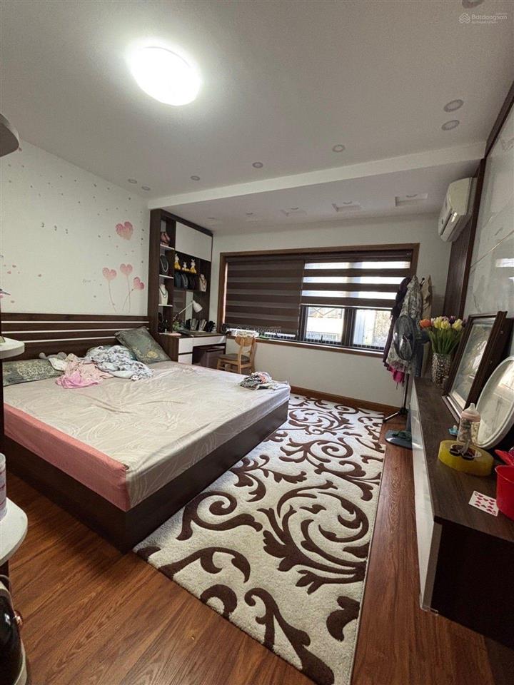 Bán nhà ngọc thụy 72m2 13 tỷ, ô tô vào, nhà dân xây