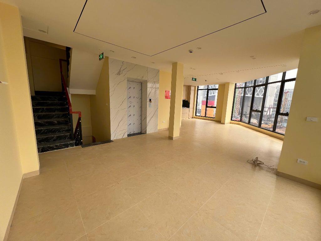 Cho thuê nhà liền kề IA20 Ciputra lô góc 60m x5 tầng 1 tum thang máy thông sàn MT 15m