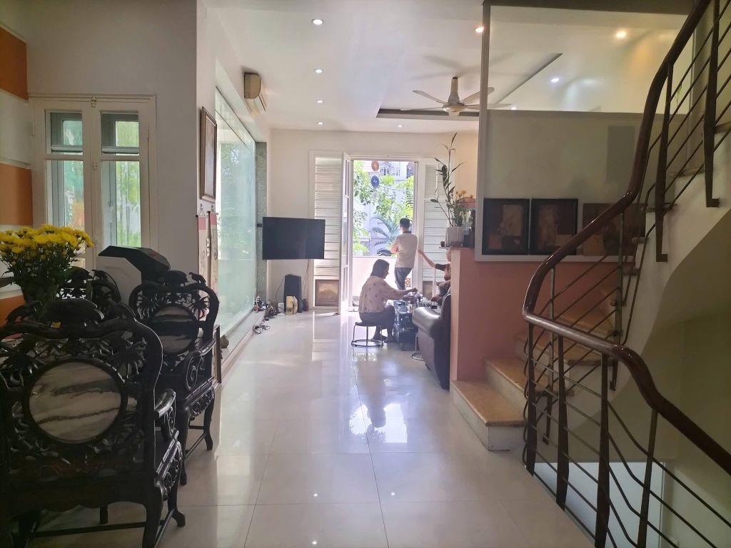 Bán biệt thự cực hiếm phố Thụy Khuê mặt Hồ Tây 120m xây 4T mặt tiền 5,5m vỉ hè mặt Hồ Tây