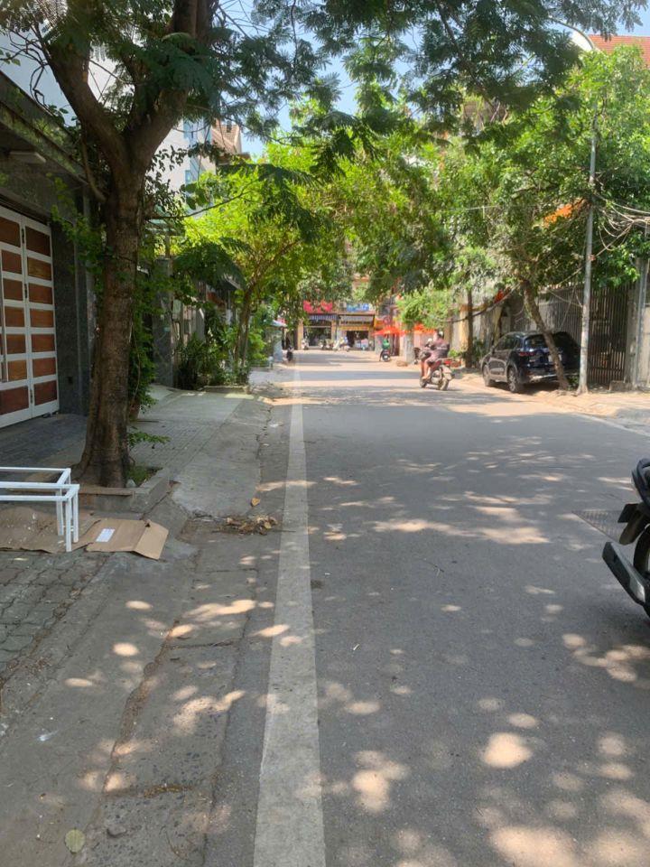 Bán biệt thự cực hiếm phố Thụy Khuê mặt Hồ Tây 120m xây 4T mặt tiền 5,5m vỉ hè mặt Hồ Tây