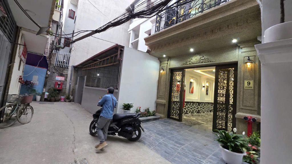 Bán tòa CHDV tại Đông Ngạc, phố Kẻ Vẽ đối diện Ciputra 101m x7T 26p thang máy đường ô tô