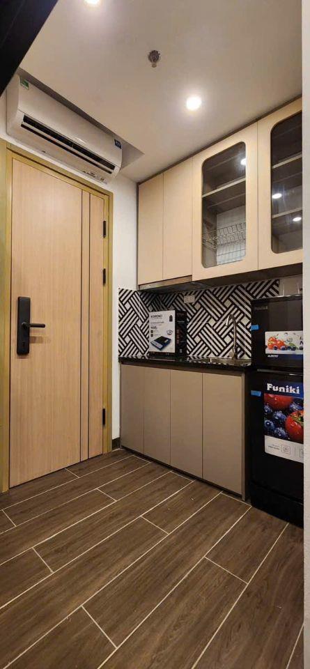 Bán tòa CHDV tại Đông Ngạc, phố Kẻ Vẽ đối diện Ciputra 101m x7T 26p thang máy đường ô tô