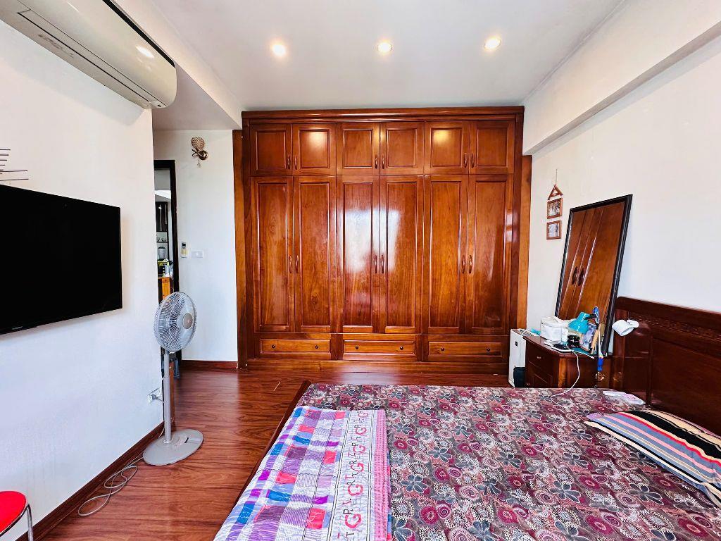 Cho thuê căn hộ KĐT ngoại giao đoàn căn góc 85m 3pn full đồ ban công ĐN view Hồ Tây