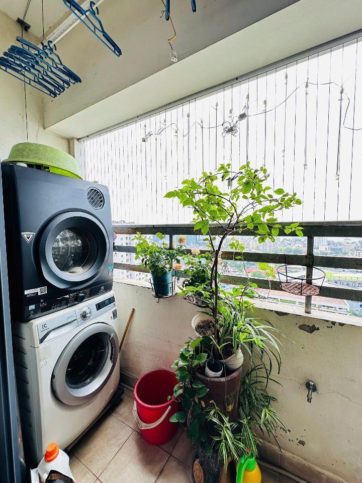 Cho thuê căn hộ KĐT ngoại giao đoàn căn góc 85m 3pn full đồ ban công ĐN view Hồ Tây
