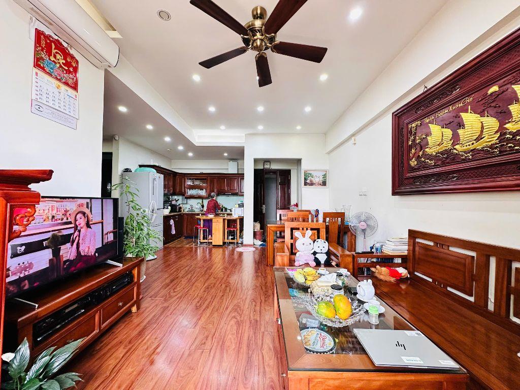 Cho thuê căn hộ KĐT ngoại giao đoàn căn góc 85m 3pn full đồ ban công ĐN view Hồ Tây