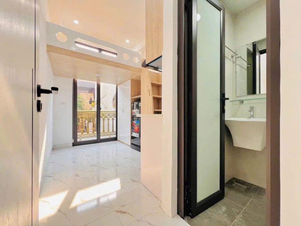 Bán tòa CHDV đường Tam Trinh 85m x7T 27 căn studio full đồ cách mặt đường ô tô tránh 15m