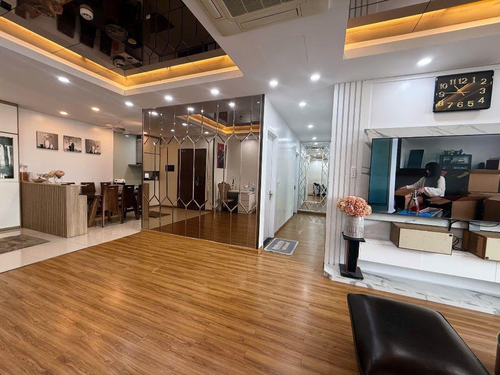 Bán căn hộ chung cư Bohemia 25 Lê Văn Thiêm căn góc 141m 3pn full đồ ban công ĐN nhà đẹp