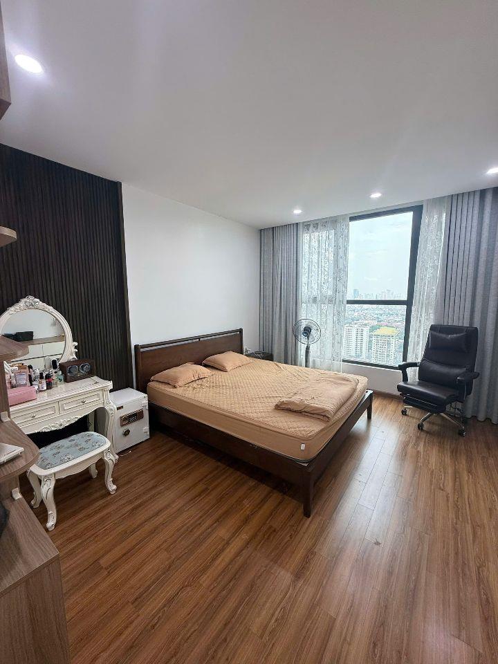 Bán căn hộ chung cư Bohemia 25 Lê Văn Thiêm căn góc 141m 3pn full đồ ban công ĐN nhà đẹp