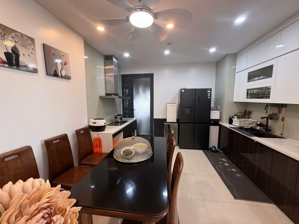 Bán căn hộ chung cư Bohemia 25 Lê Văn Thiêm căn góc 141m 3pn full đồ ban công ĐN nhà đẹp