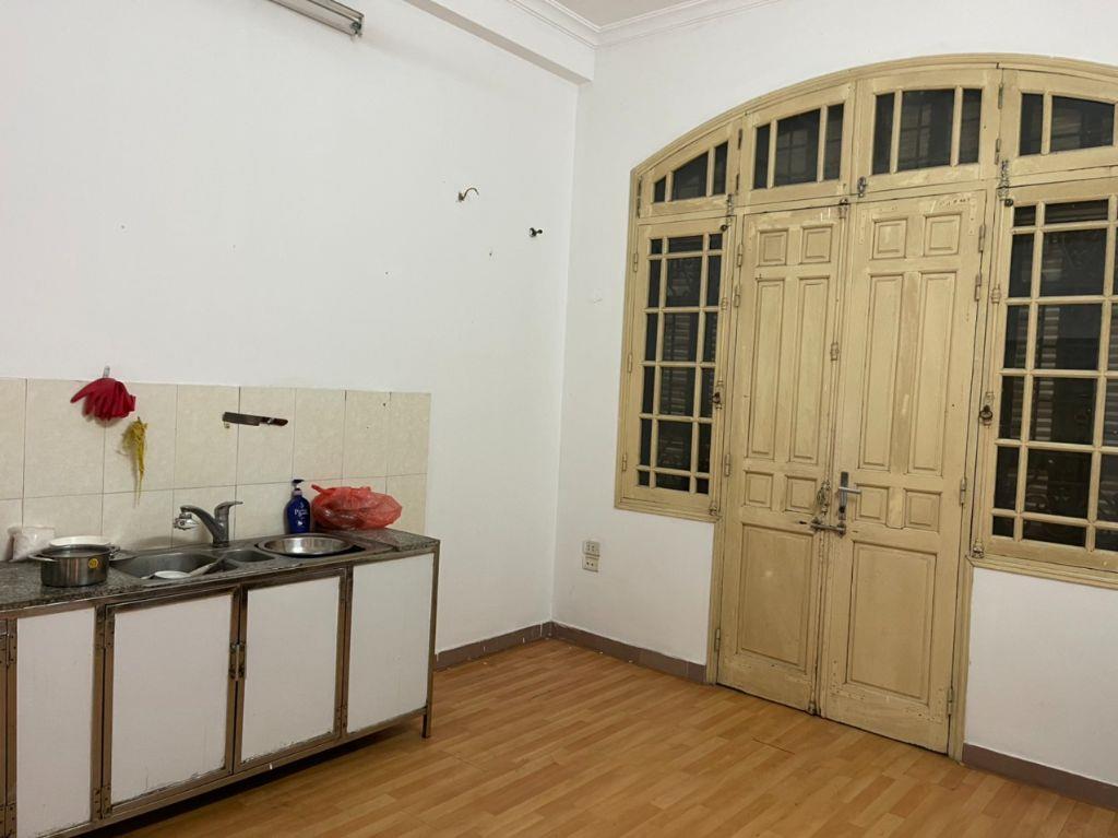 Cho thuê nhà phân lô Nguyễn Chí Thanh, Đống Đa 60m x5T mặt tiền 7m đường ô tô thông 27tr