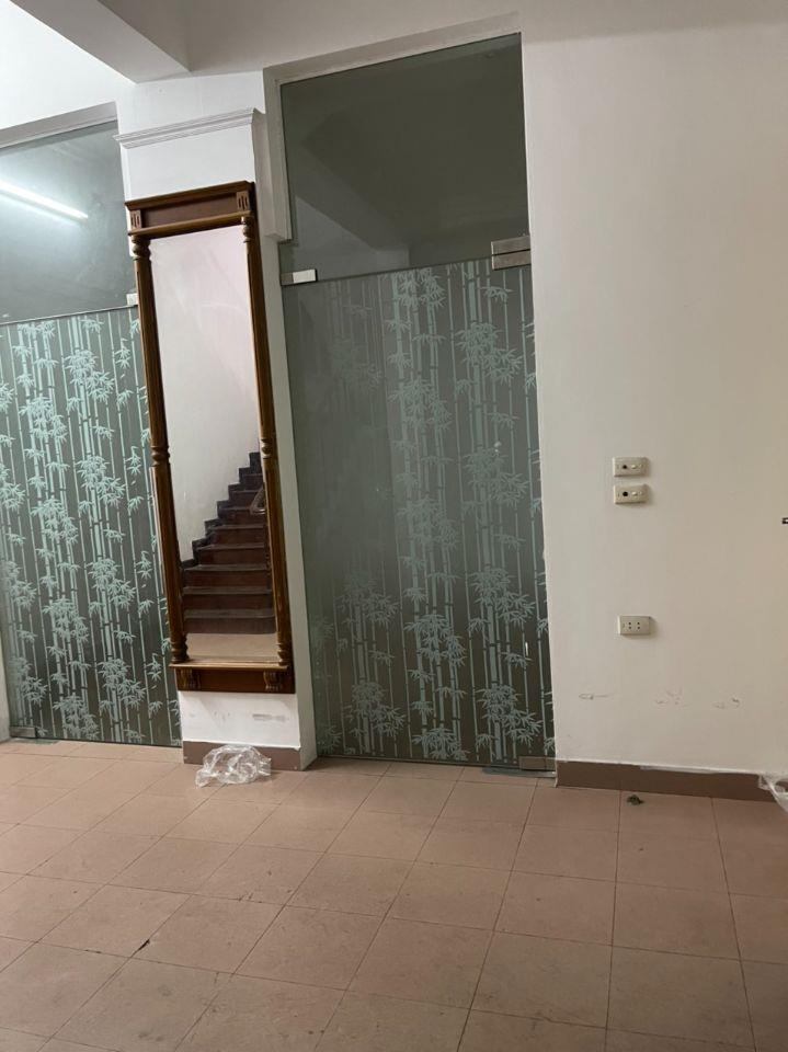 Cho thuê nhà phân lô Nguyễn Chí Thanh, Đống Đa 60m x5T mặt tiền 7m đường ô tô thông 27tr