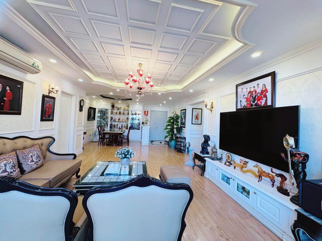 Bán căn hộ VIP chung cư Golden Palace 54 Lê Văn Lương 3pn full nội thất xịn đẹp có slot ô tô