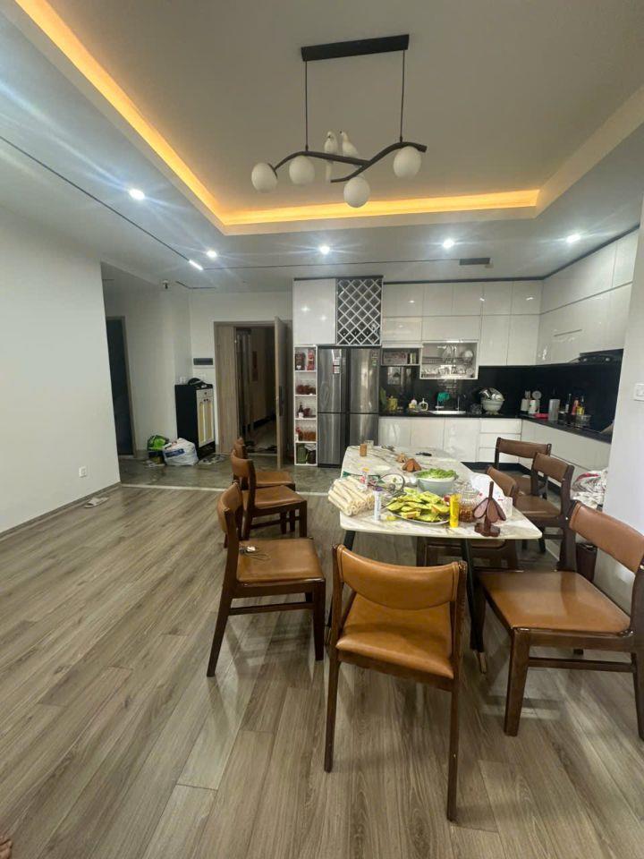 Bán gấp căn hộ chung cư CT2 Đỗ Nhuận căn góc 147m 3pn full đồ view công viên Hòa Bình