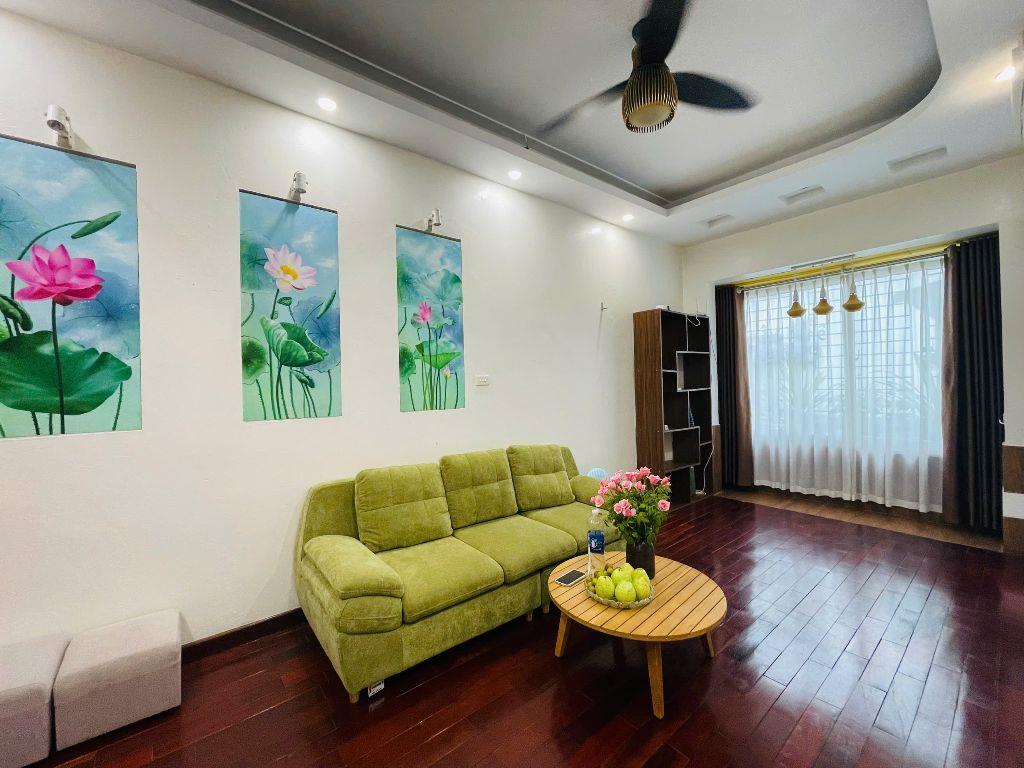 Cho thuê nhà riêng phố Hoàng Văn Thái, Thanh Xuân 40m x4T ô tô đỗ trong nhà sẵn nội thất