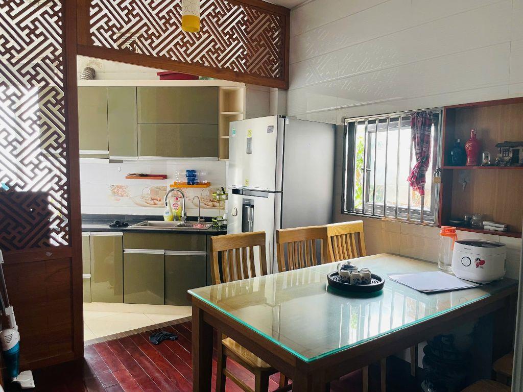 Cho thuê nhà riêng phố Hoàng Văn Thái, Thanh Xuân 40m x4T ô tô đỗ trong nhà sẵn nội thất