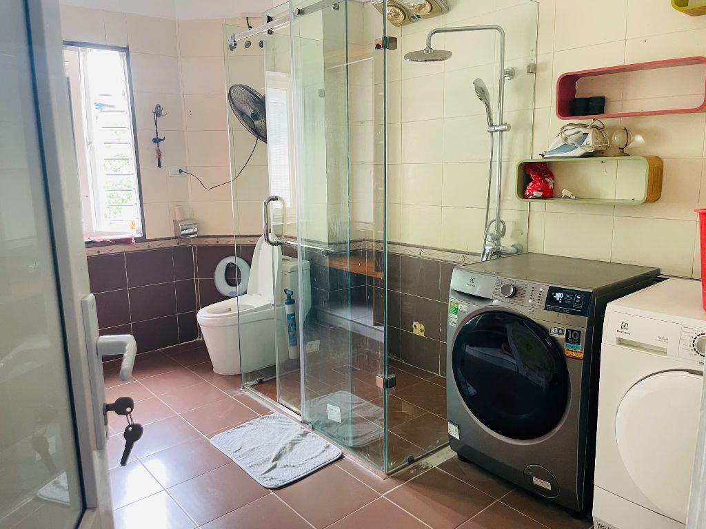 Cho thuê nhà riêng phố Hoàng Văn Thái, Thanh Xuân 40m x4T ô tô đỗ trong nhà sẵn nội thất