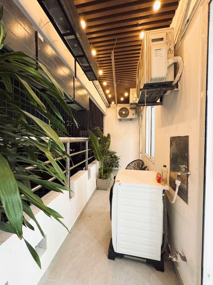 Bán căn hộ chung cư 18T1 Lê Văn Lương căn tầng cao 117m 3pn full đồ giá 9,2 tỷ bao phí