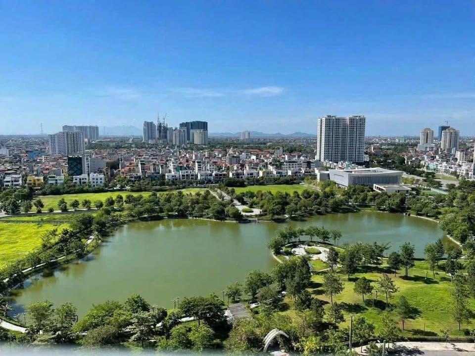 Bán căn hộ chung cư KĐT Ngoại Giao Đoàn tòa N01T1 95m 3pn full đồ view hồ điều hòa