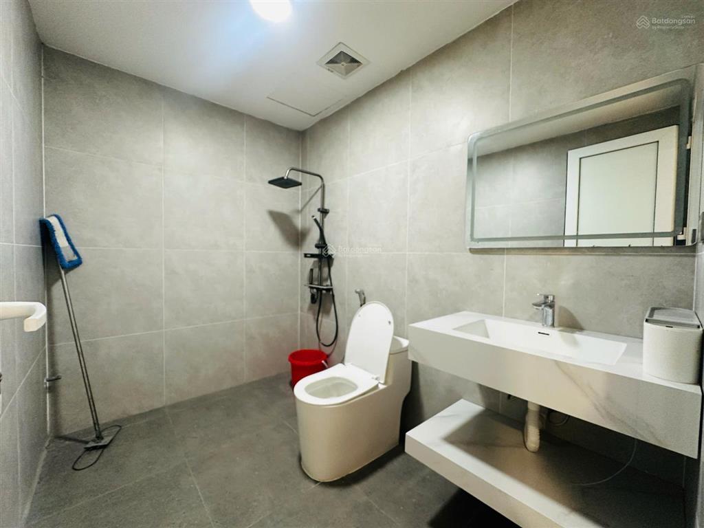 Bán căn hộ chung cư intracom trung văn 118m 3pn full đồ đẹp ban công hướng nam mát đẹp