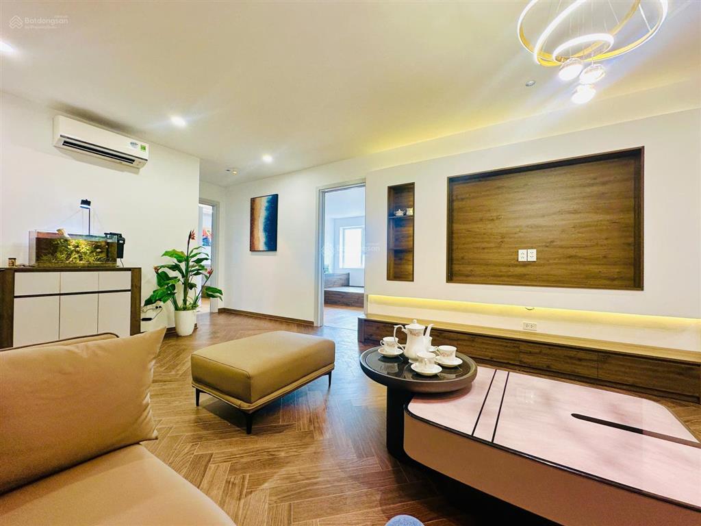 Bán căn hộ chung cư intracom trung văn 118m 3pn full đồ đẹp ban công hướng nam mát đẹp