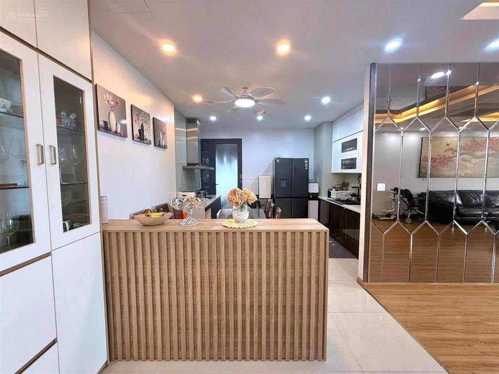 Bán căn hộ chung cư bohemia residence nguyễn huy tưởng căn góc 141m 3pn full đồ ban công đông nam