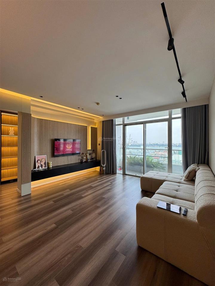 Bán căn hộ cao cấp watermark 395 lạc long quân 102m 2pn full đồ view trực diện hồ tây