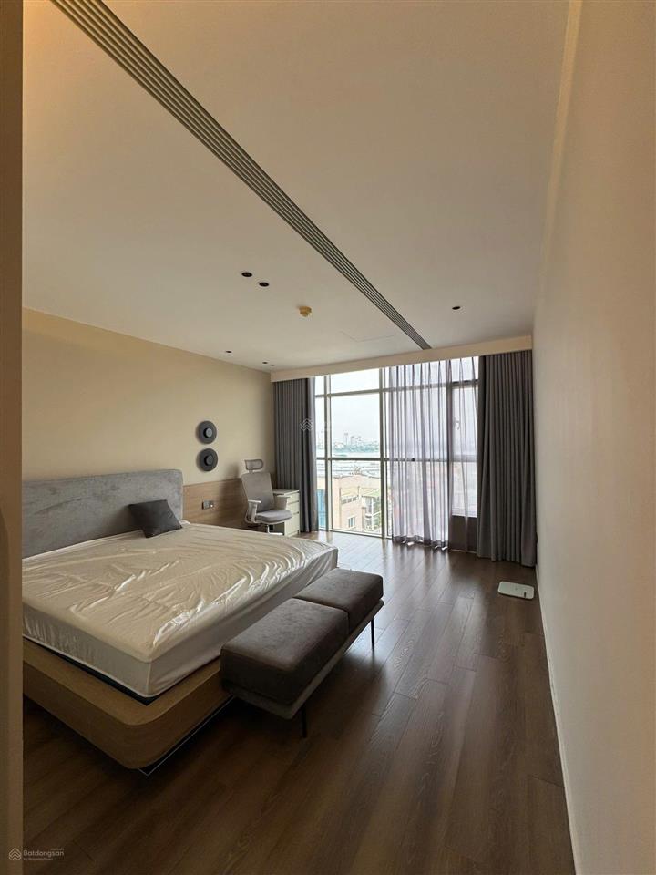Bán căn hộ cao cấp watermark 395 lạc long quân 102m 2pn full đồ view trực diện hồ tây