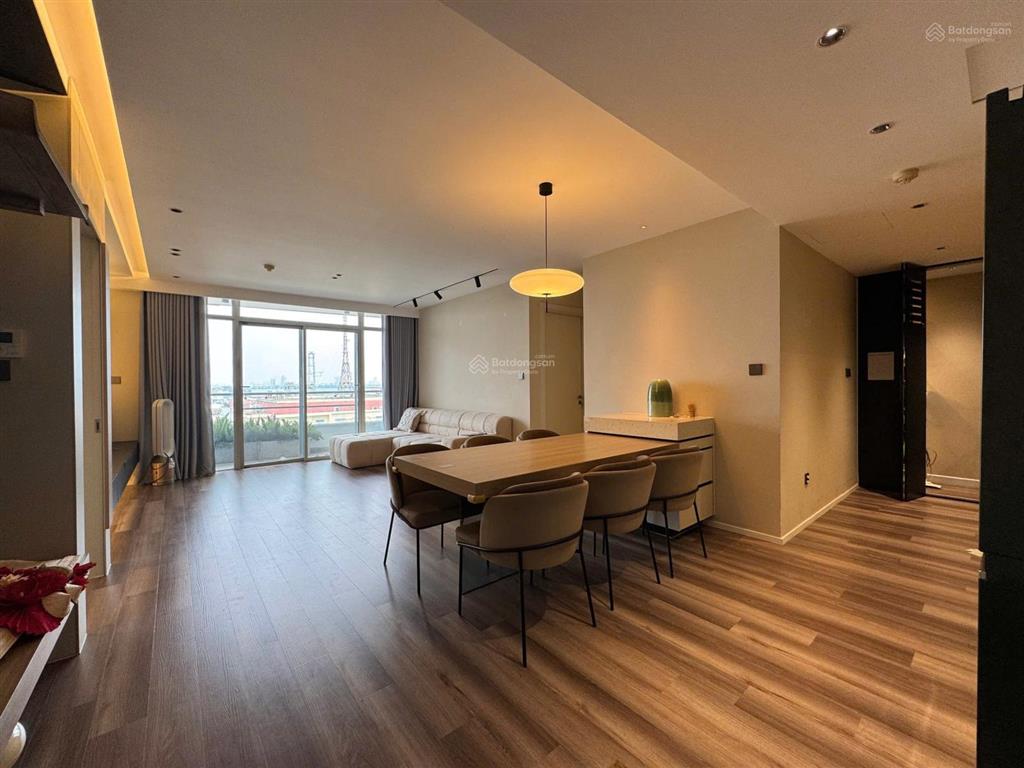 Bán căn hộ cao cấp watermark 395 lạc long quân 102m 2pn full đồ view trực diện hồ tây