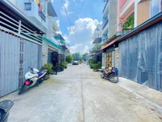 Đất xây full đường 2 làn ô tô chỉ cách ql13 100m, sổ riêng, được xây 4 tầng, thông kdc hồng long