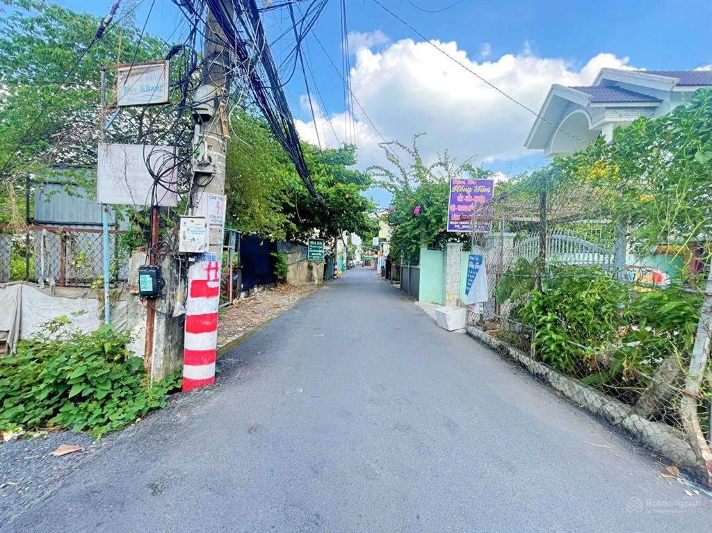 Đất xây full đường 2 làn ô tô chỉ cách ql13 100m, sổ riêng, được xây 4 tầng, thông kdc hồng long