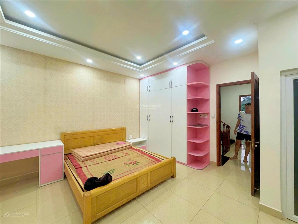 Chính chủ bán nhà ngay mặt tiền h886 thuận tiện kinh doanh, cách ql13 200m, đường thông, sổ riêng