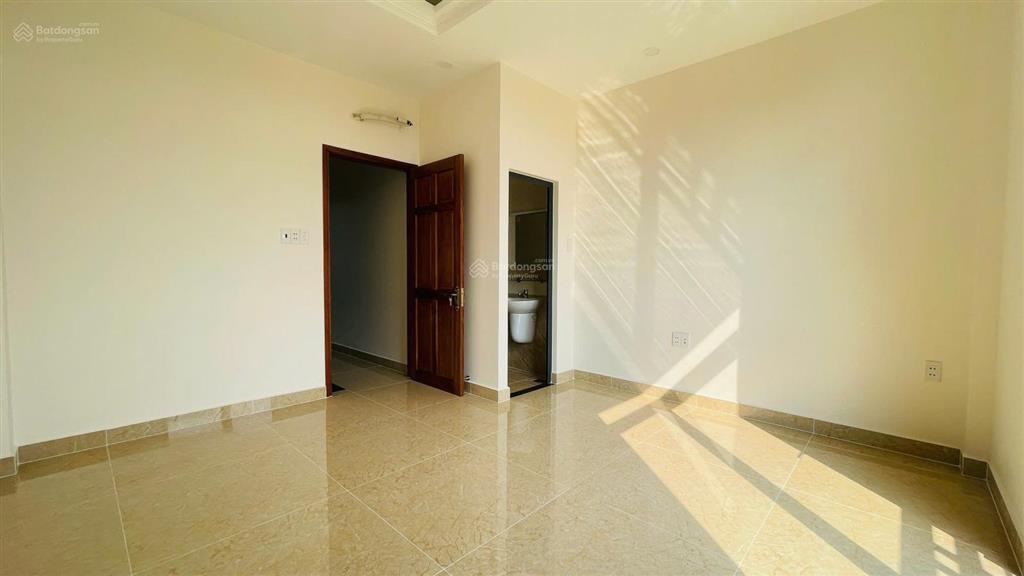 Cho thuê nhà mới xây có thang máy, view sông sg, cách ql13 200m, họp đồng lâu dài, tiện kinh doanh