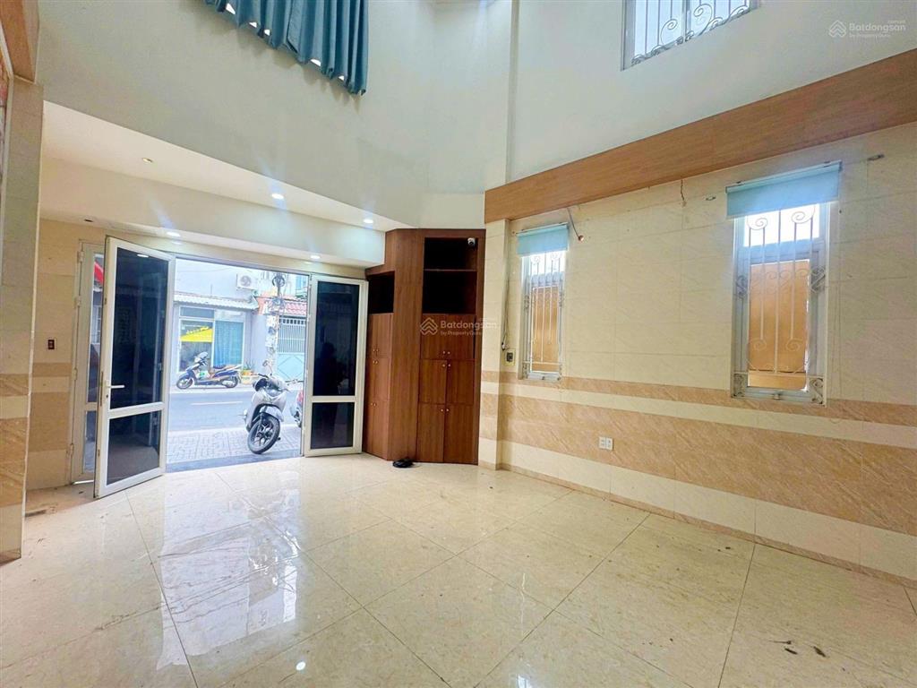 Bán nhà 4 tầng góc 2 mặt tiền đường số 17 phạm văn đồng, 200m tới giga mall, vị trí kinh doanh đẹp