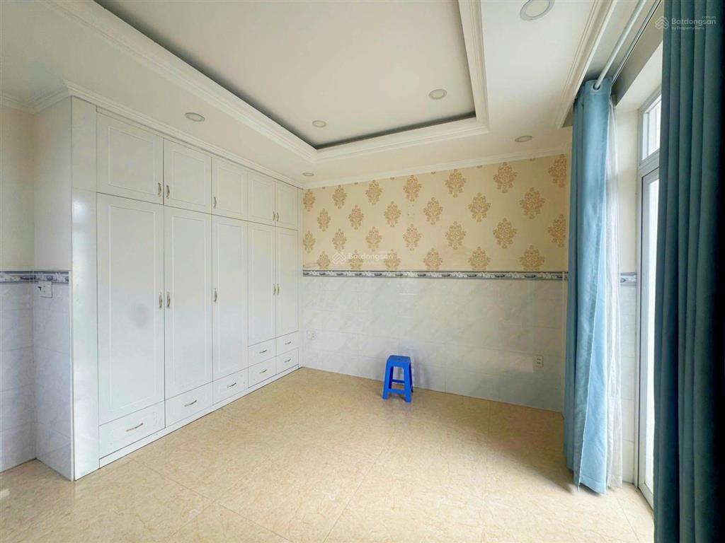 Bán nhà 4 tầng góc 2 mặt tiền đường số 17 phạm văn đồng, 200m tới giga mall, vị trí kinh doanh đẹp